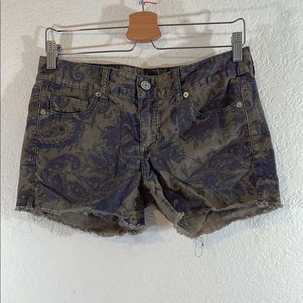 American Eagle Outfitters AEO Paisley Stretch Corduroy Denim Raw Hem Shorts Sz 8